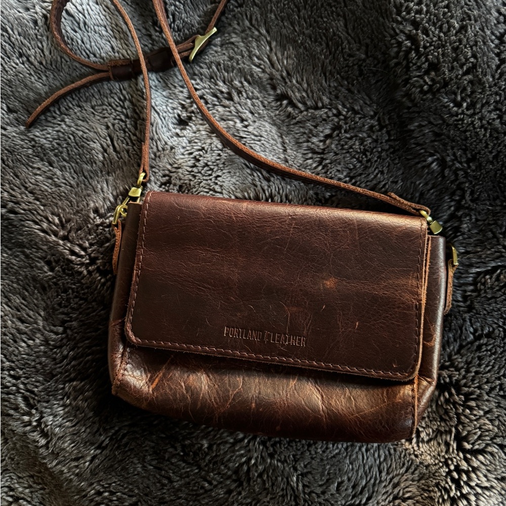 Portland Leather Metro Crossbody mini lava